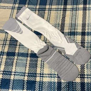 4 pairs of Nike Elite socks